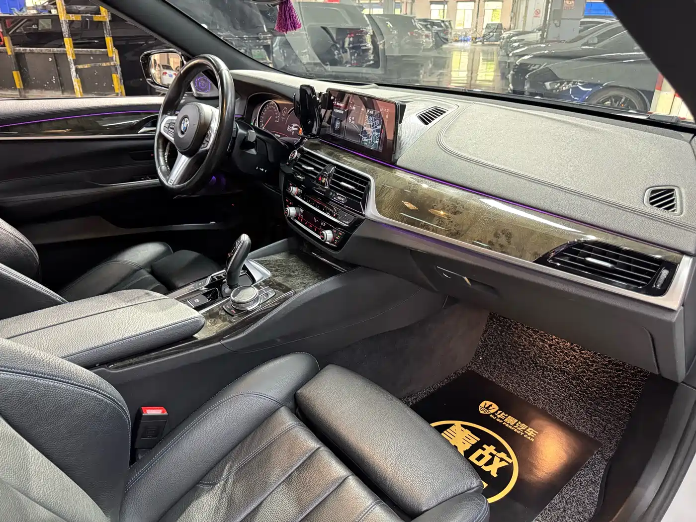 BMW 6 Series GT 2018 630i M Sport Package фото 12