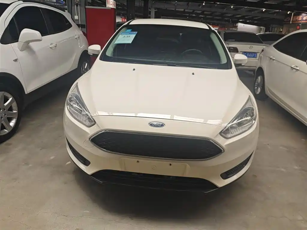 Фото 6 - Ford Focus