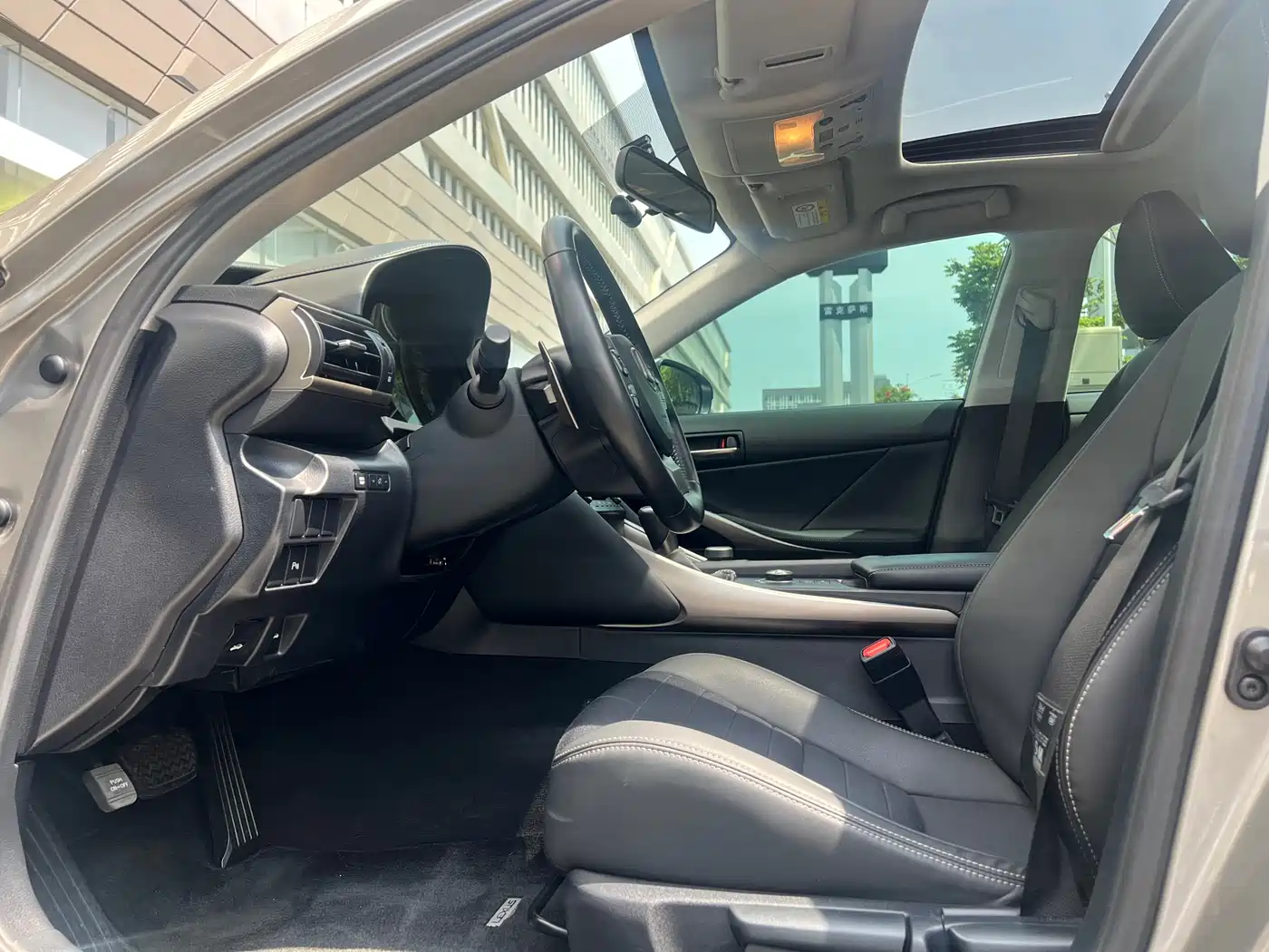 Lexus IS 2019 2017 300 Leading Edition