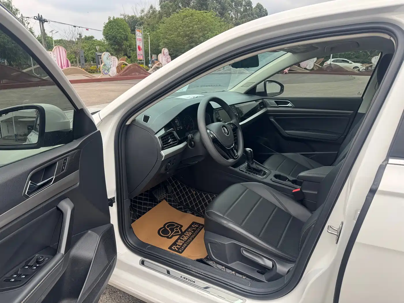 Volkswagen Lavida 2019 1.5L Automatic Comfort Edition China VI фото 11