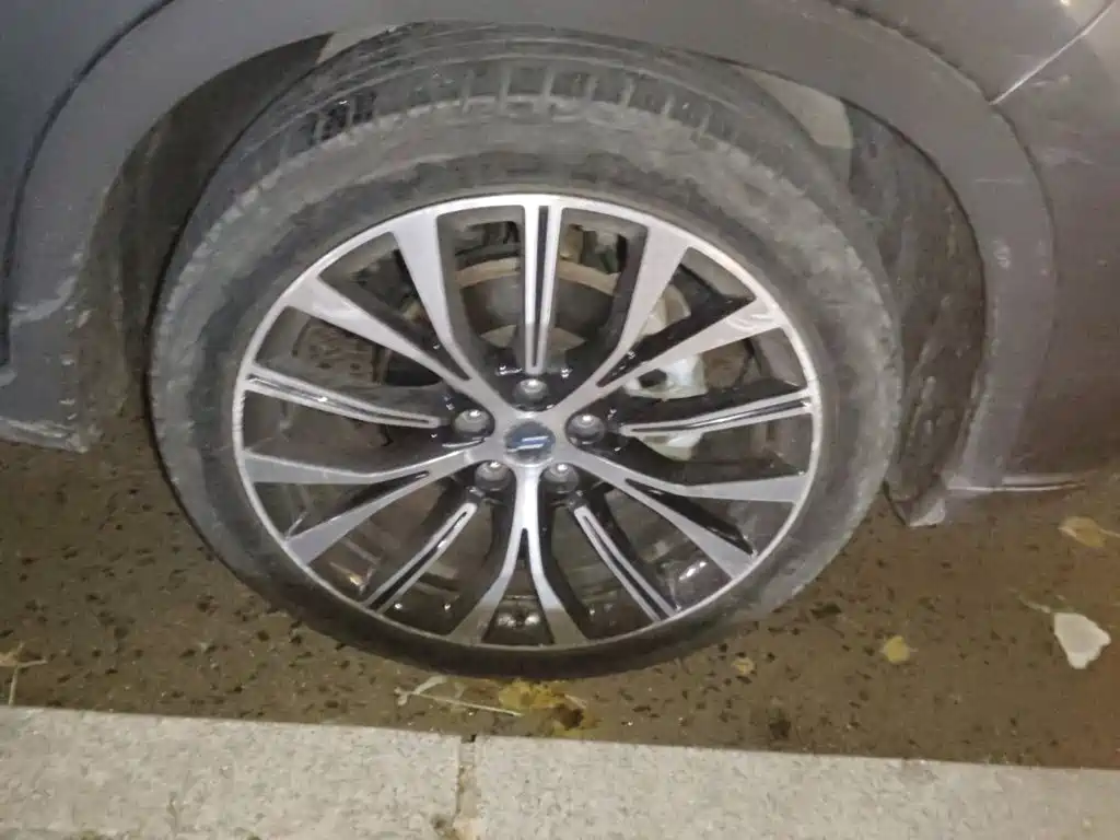 Photo 24 - Changan Oshan X7