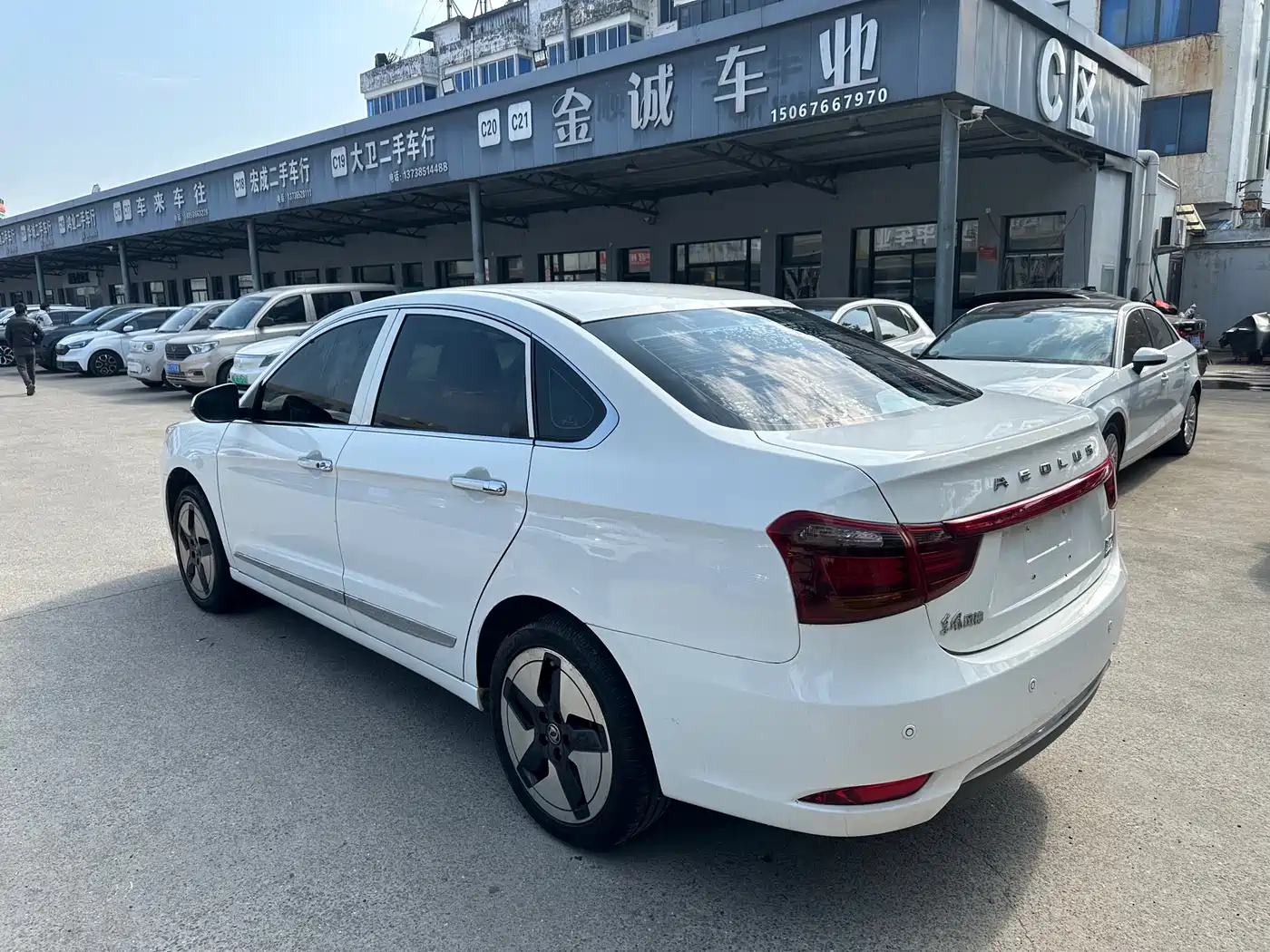 DONGFENG E70