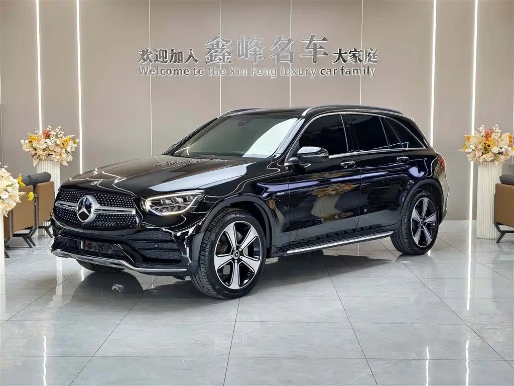 MERCEDES-BENZ GLC