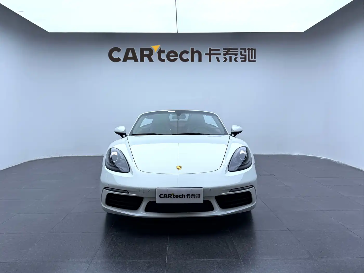 Porsche 718 2022 Boxster 2.0T фото 2