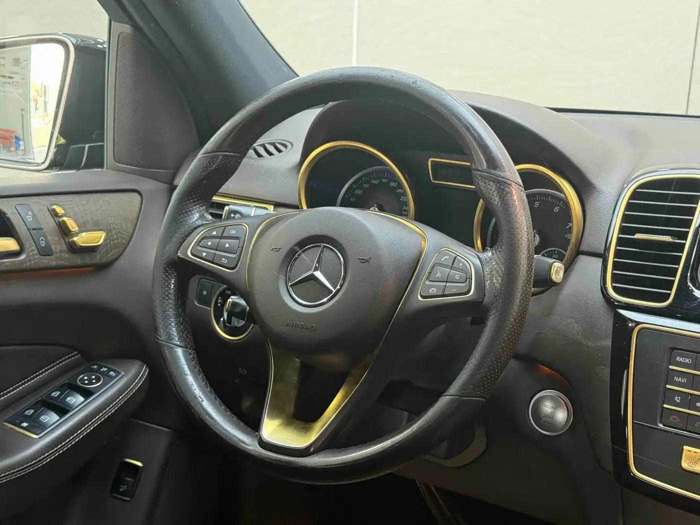 Mercedes-Benz GLE 2017 GLE 320 4MATIC Luxury фото 11