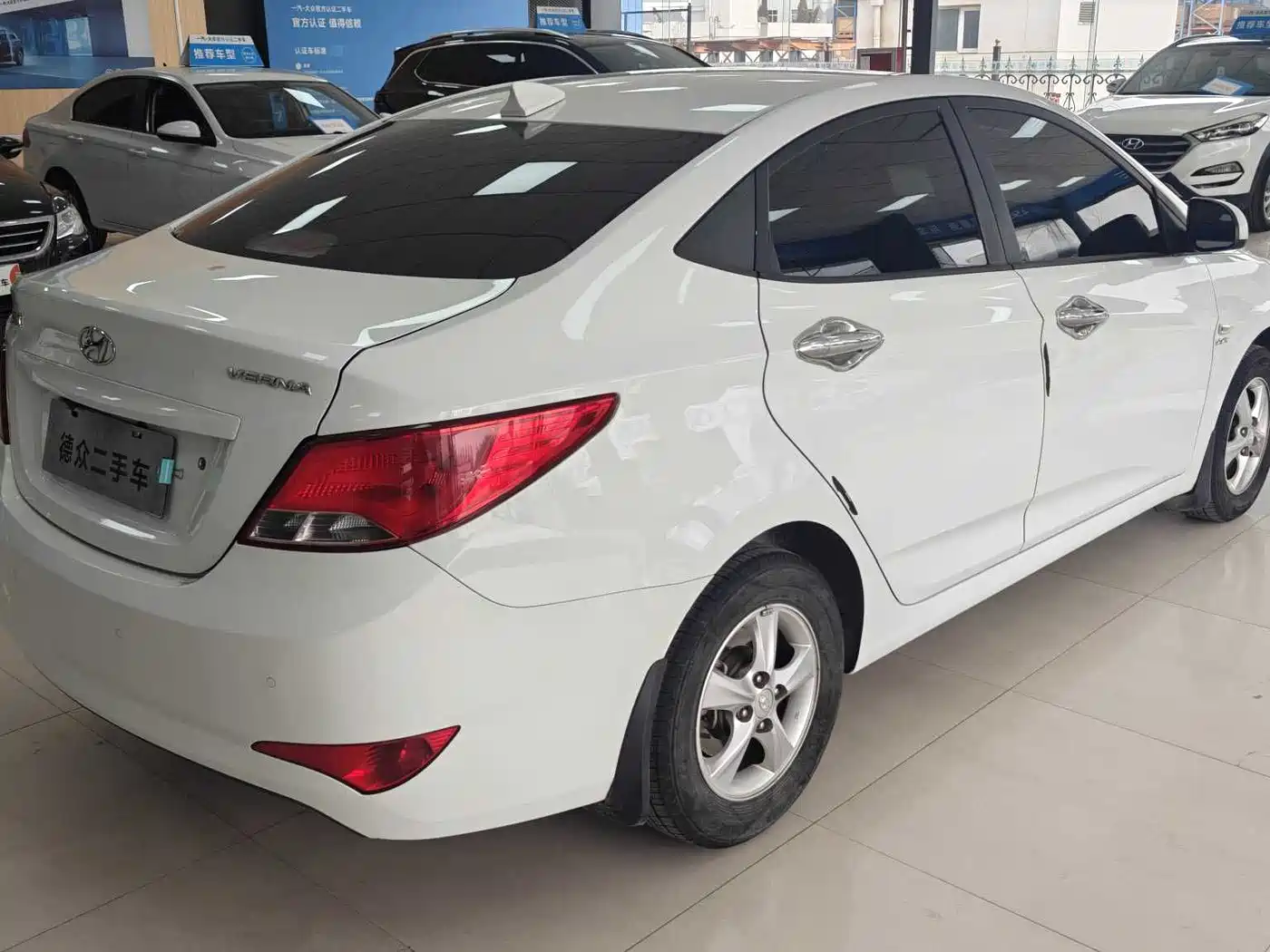 Hyundai Verna 2014 1.4L Manual Smart GLS фото 6