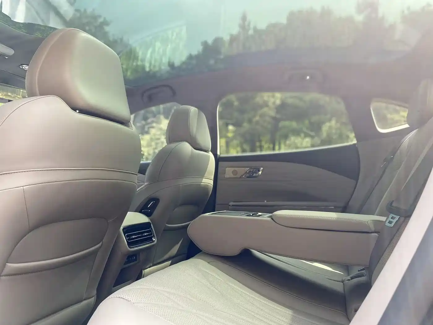 Geely Galaxy Galaxy Xingyao 8 2025 130km EM-P Starship Edition фото 12