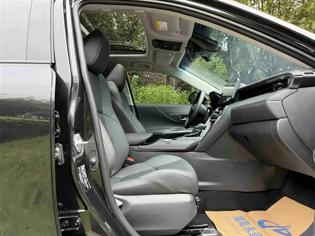 Toyota Venza 2023 2.0L CVT FWD Luxury фото 5