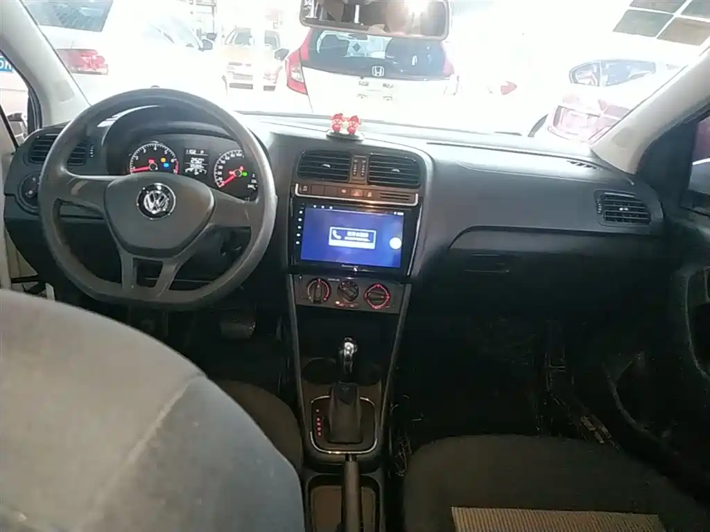 Volkswagen Polo 2018 1.5L Auto Safe Drive фото 10