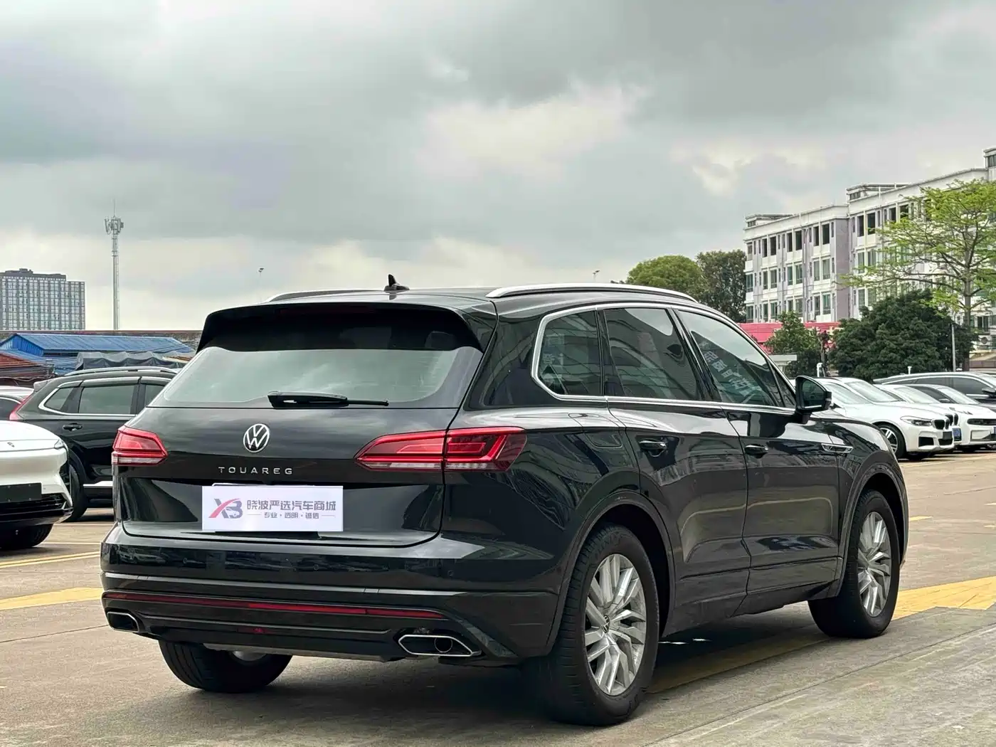 VOLKSWAGEN TOUAREG
