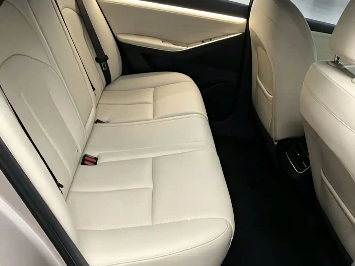 Nissan N6 2026 2025 Mid Configuration