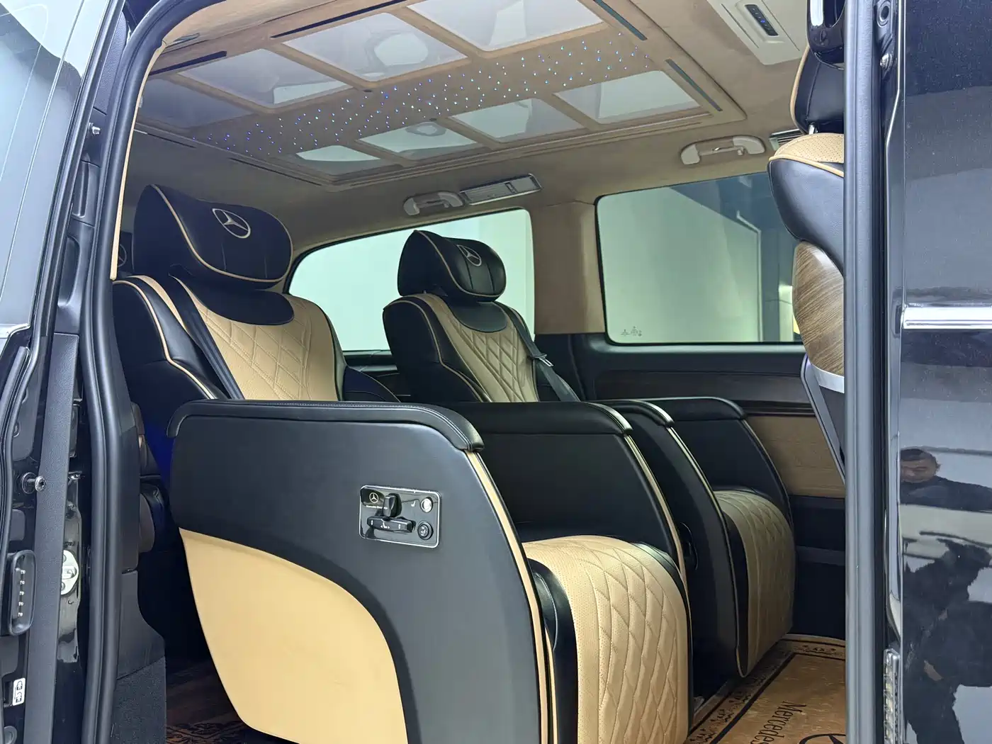 Mercedes-Benz Vito 2016 2.0T Elite Edition фото 10