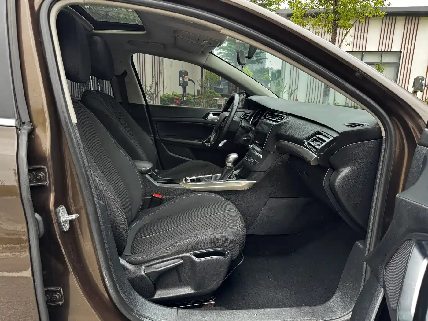 Peugeot 408 2015 1.2T Automatic Glory Edition фото 10