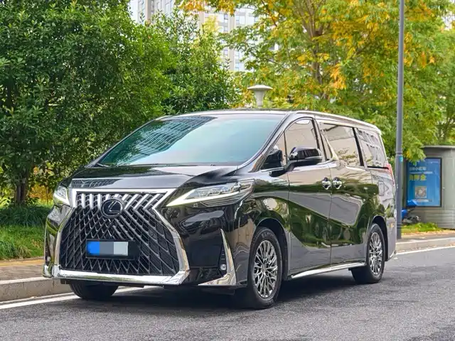 lexus lm
