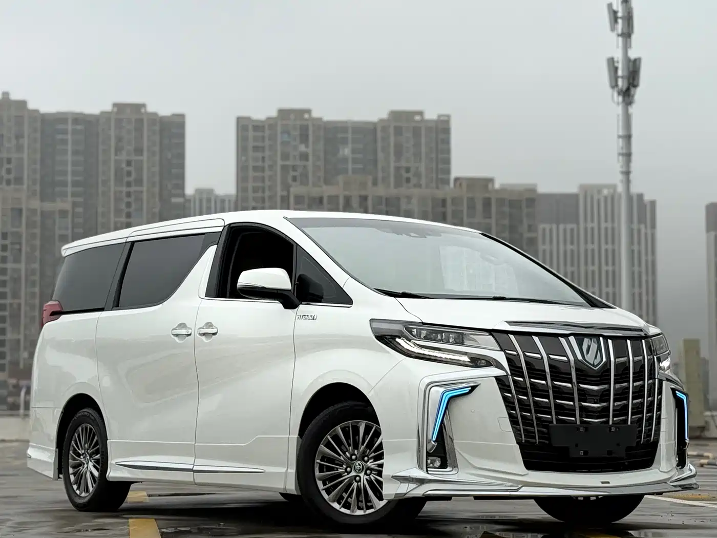 Toyota Alphard 2021 Hybrid 2.5L Premium фото 3