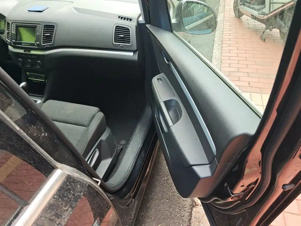 Volkswagen Sharan 2016 380TSI Comfort 7-seater фото 20