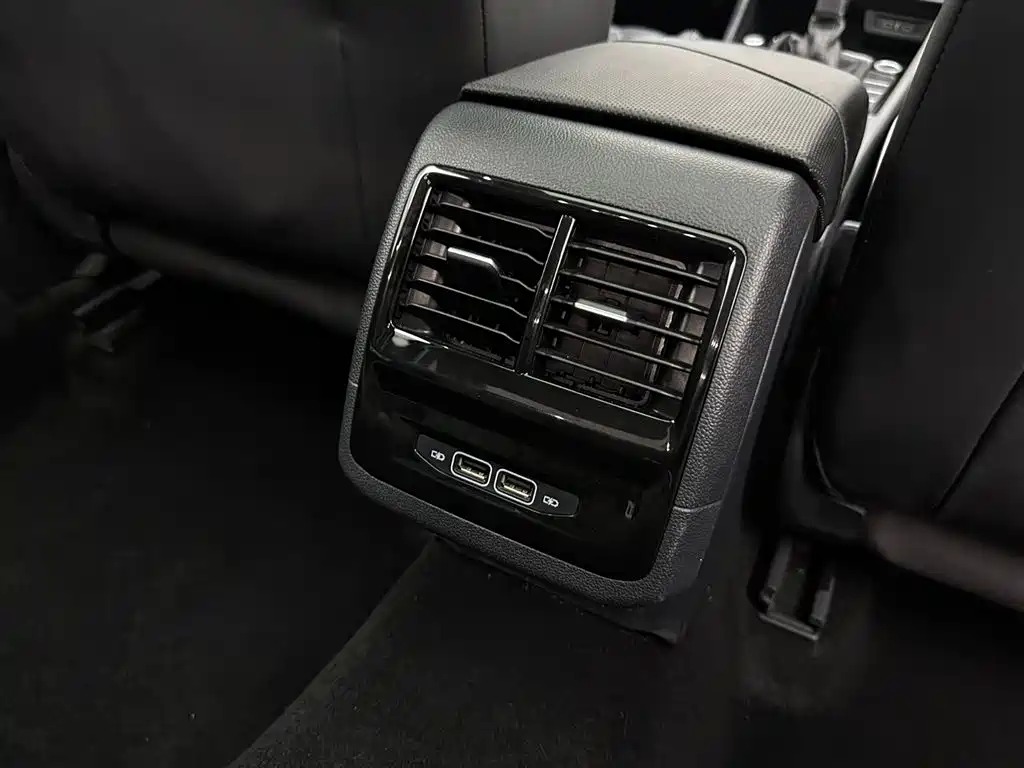 Volkswagen Sagitar 2023 300TSI DSG Surpassing Edition фото 24