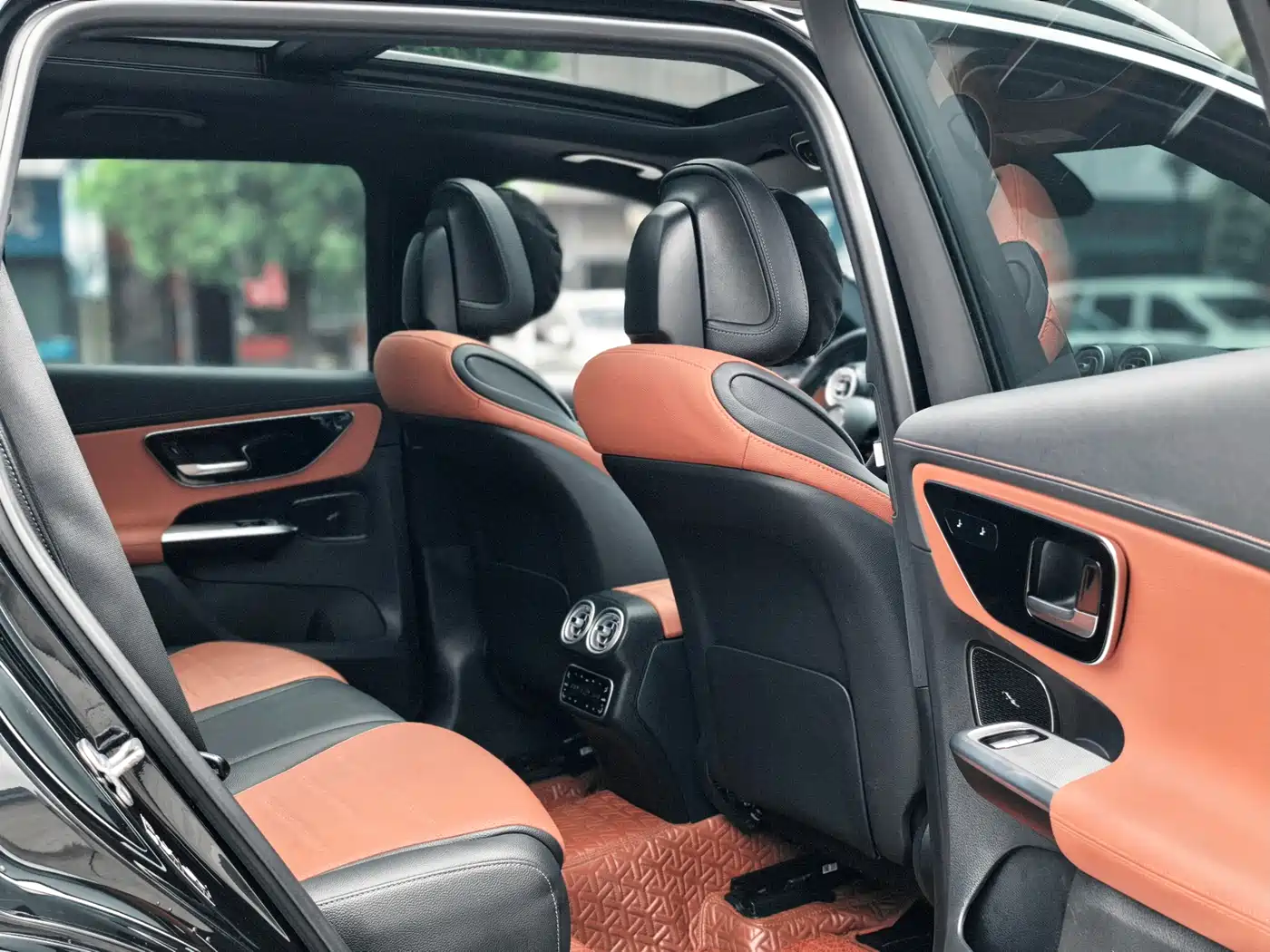 Mercedes-Benz GLC 2023 Facelift GLC 300 L 4MATIC Sport 7-Seater фото 13