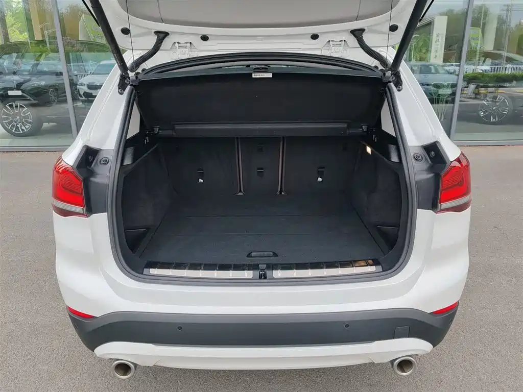 BMW X1 2022 sDrive25Li Leading фото 9