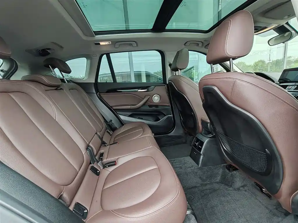 BMW X1 2022 sDrive25Li Leading фото 14