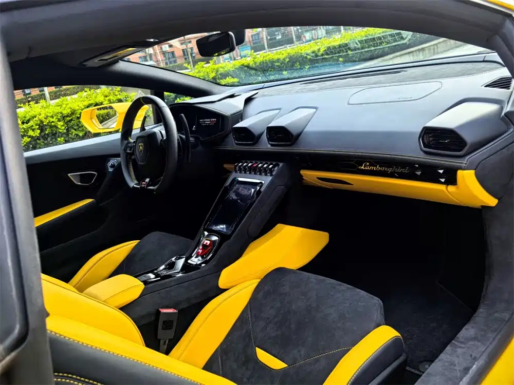 LAMBORGHINI HURACÁN