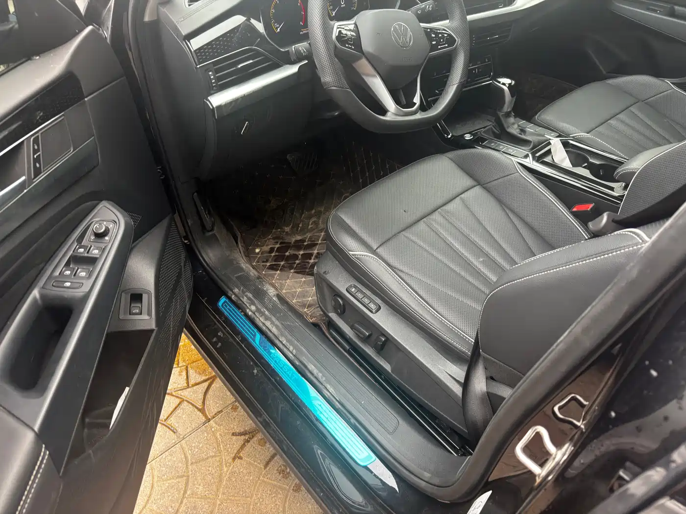 Volkswagen Passat 2024 280TSI Elite Edition фото 6