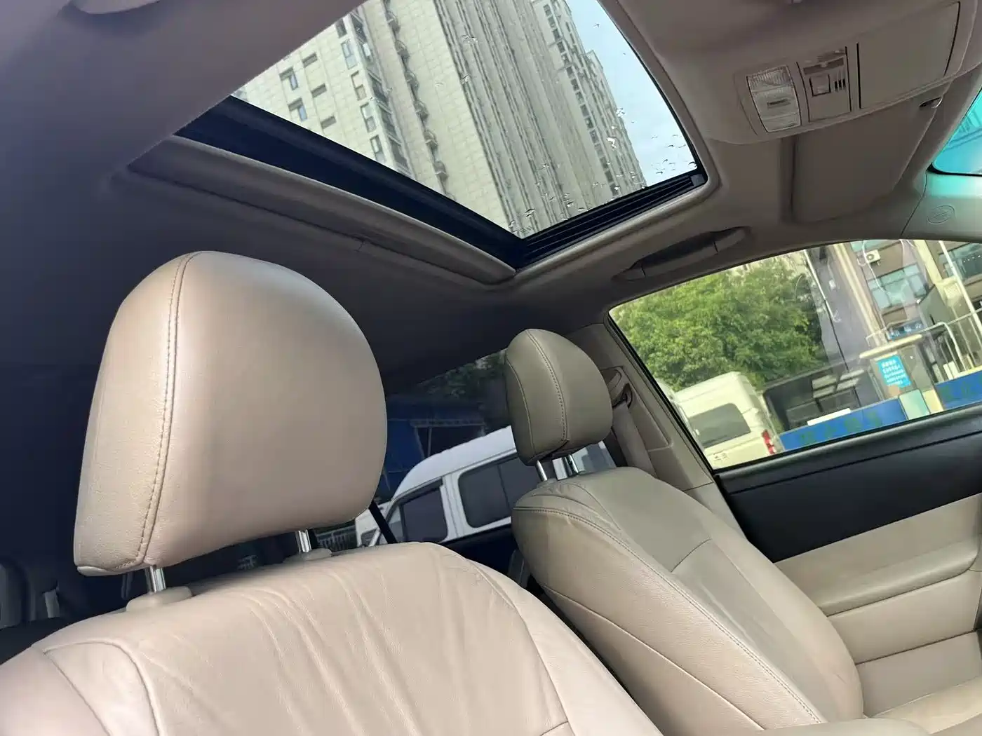 Toyota Highlander 2012 2.7L 2WD 7-Seater Luxury Edition фото 18
