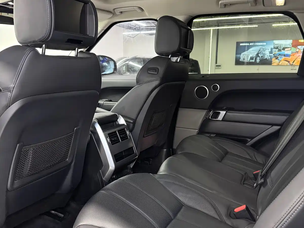 Land Rover Range Rover Sport 2016 Model 3.0 SC V6 HSE DYNAMIC фото 9