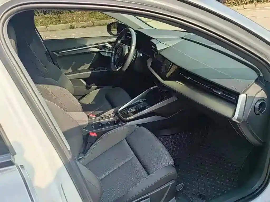 Photo 6 - Audi A3