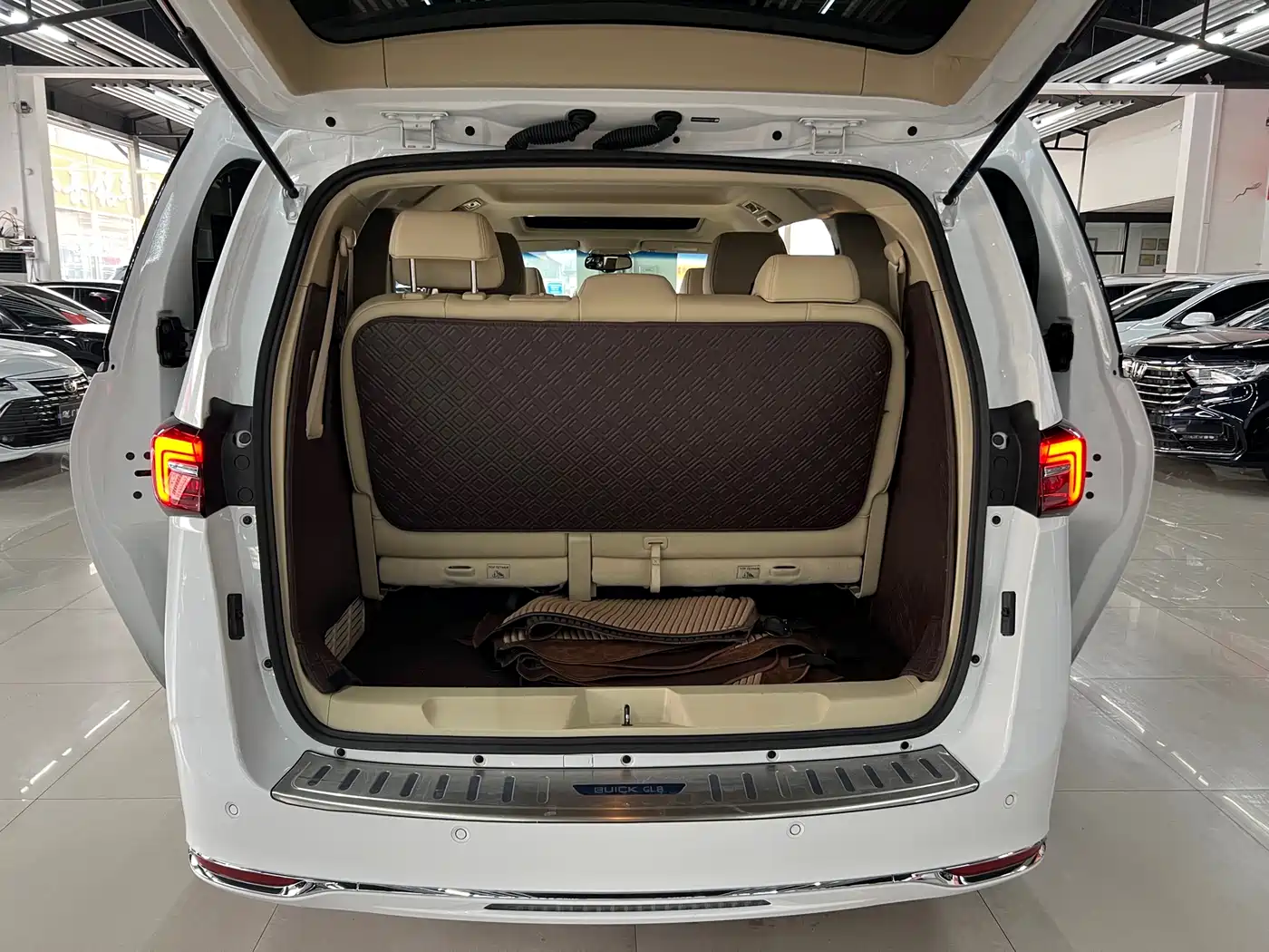 Buick GL8 2023 Land Business Class 652T Luxury фото 15