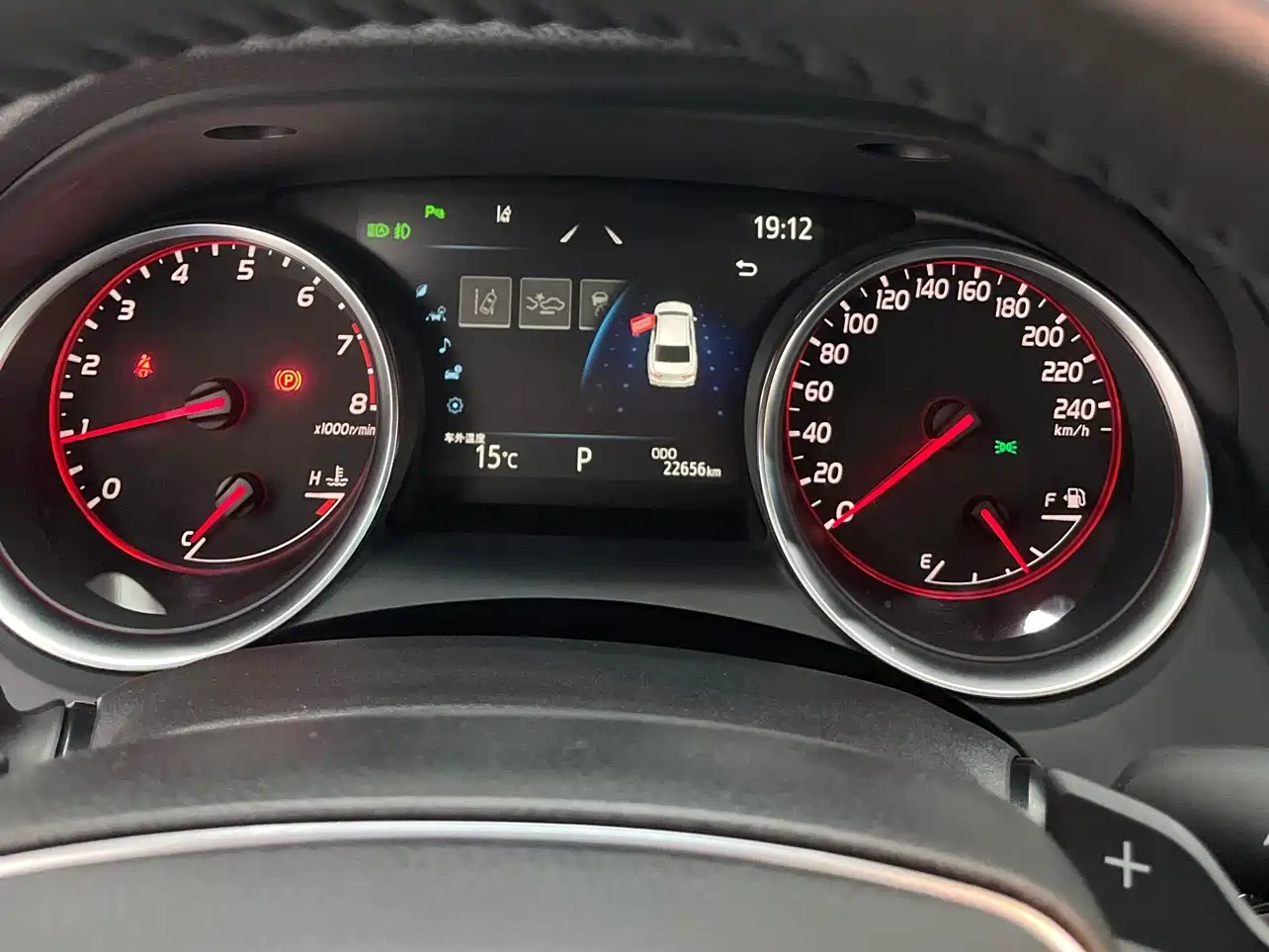 Toyota Camry 2022 2.0S Knight Edition фото 14