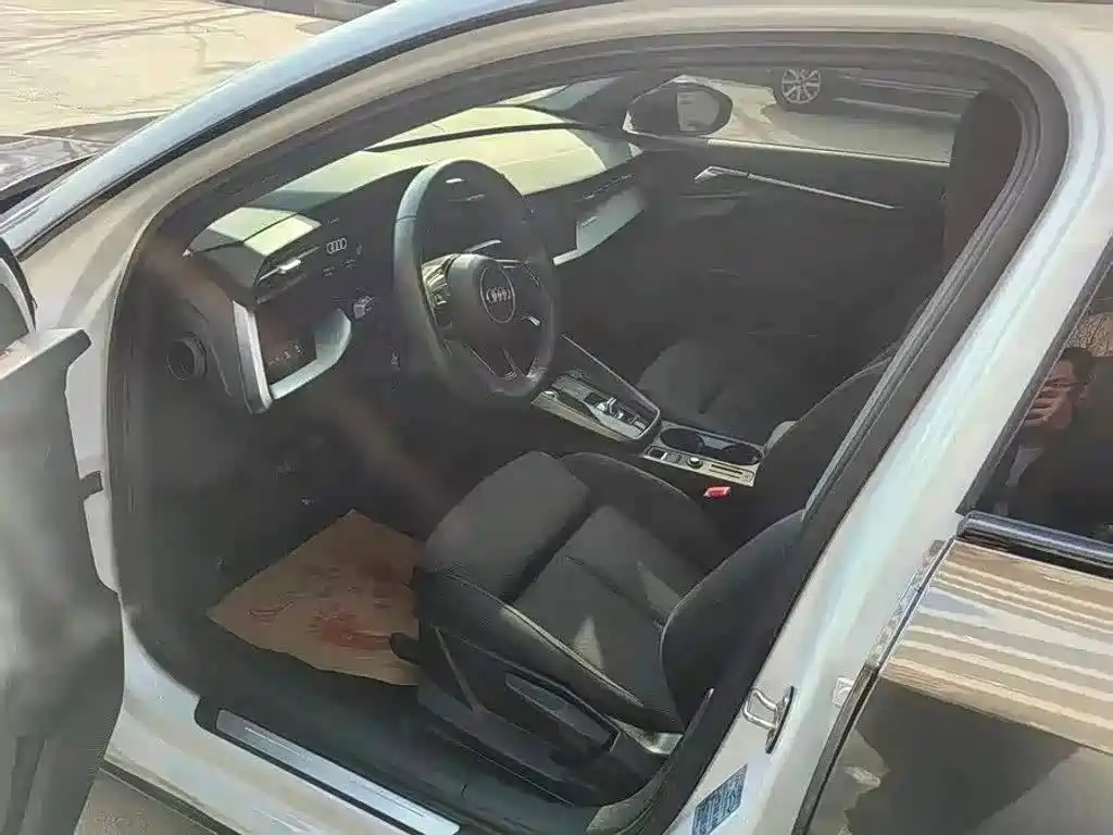 Photo 4 - Audi A3