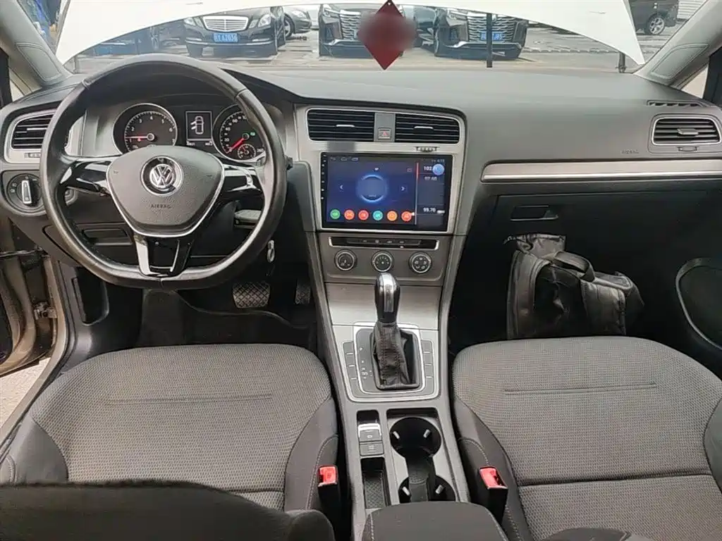Volkswagen Golf 2016 1.6L Automatic Comfort фото 10