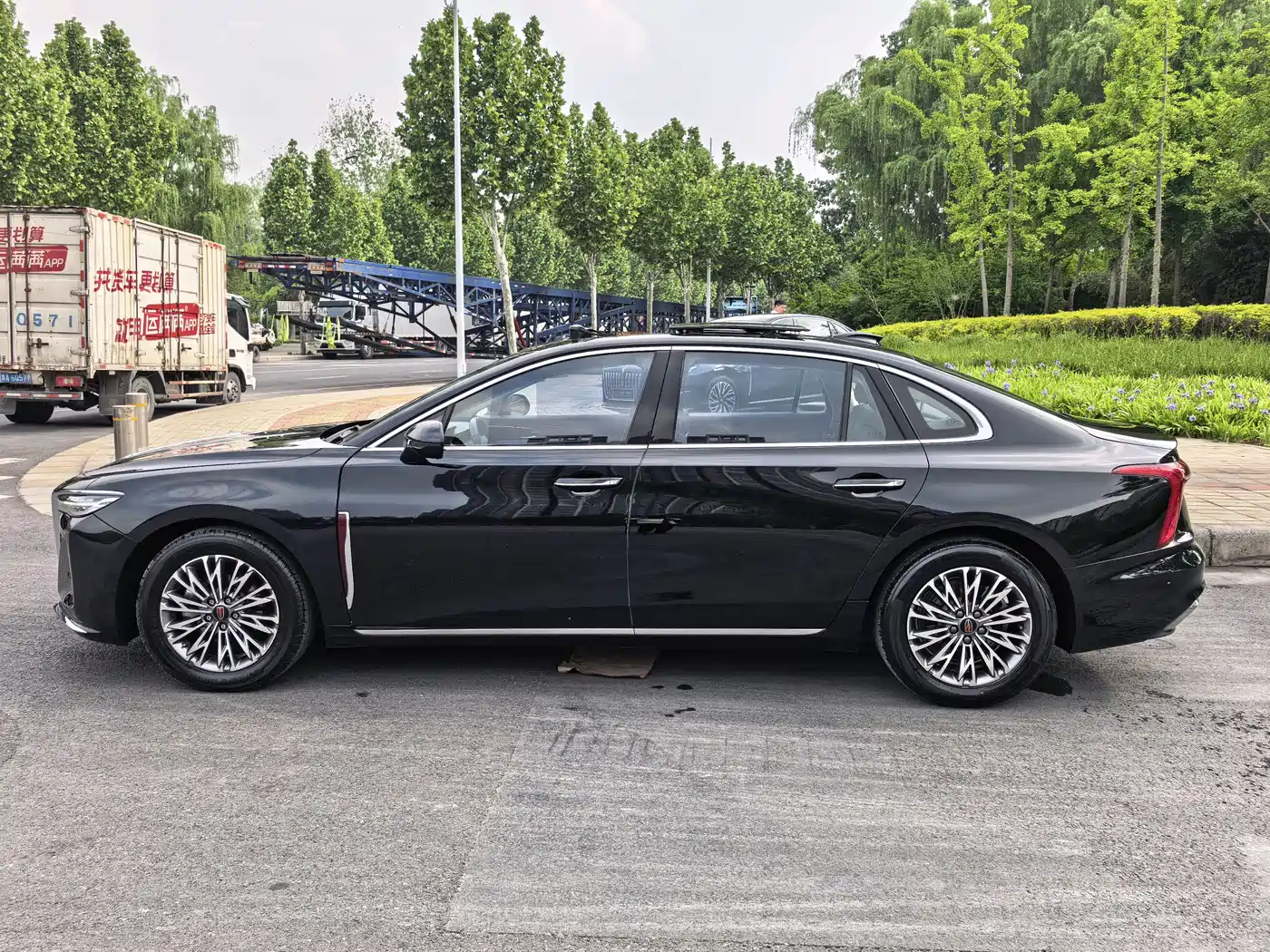 Hongqi H5 2024 1.5T DCT Smart Connect Flag Rhythm Edition фото 30