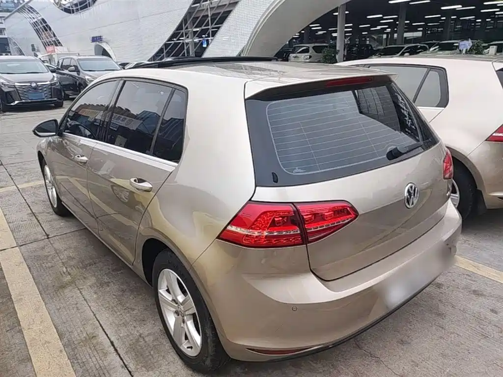 Volkswagen Golf 2016 1.6L Automatic Comfort фото 5