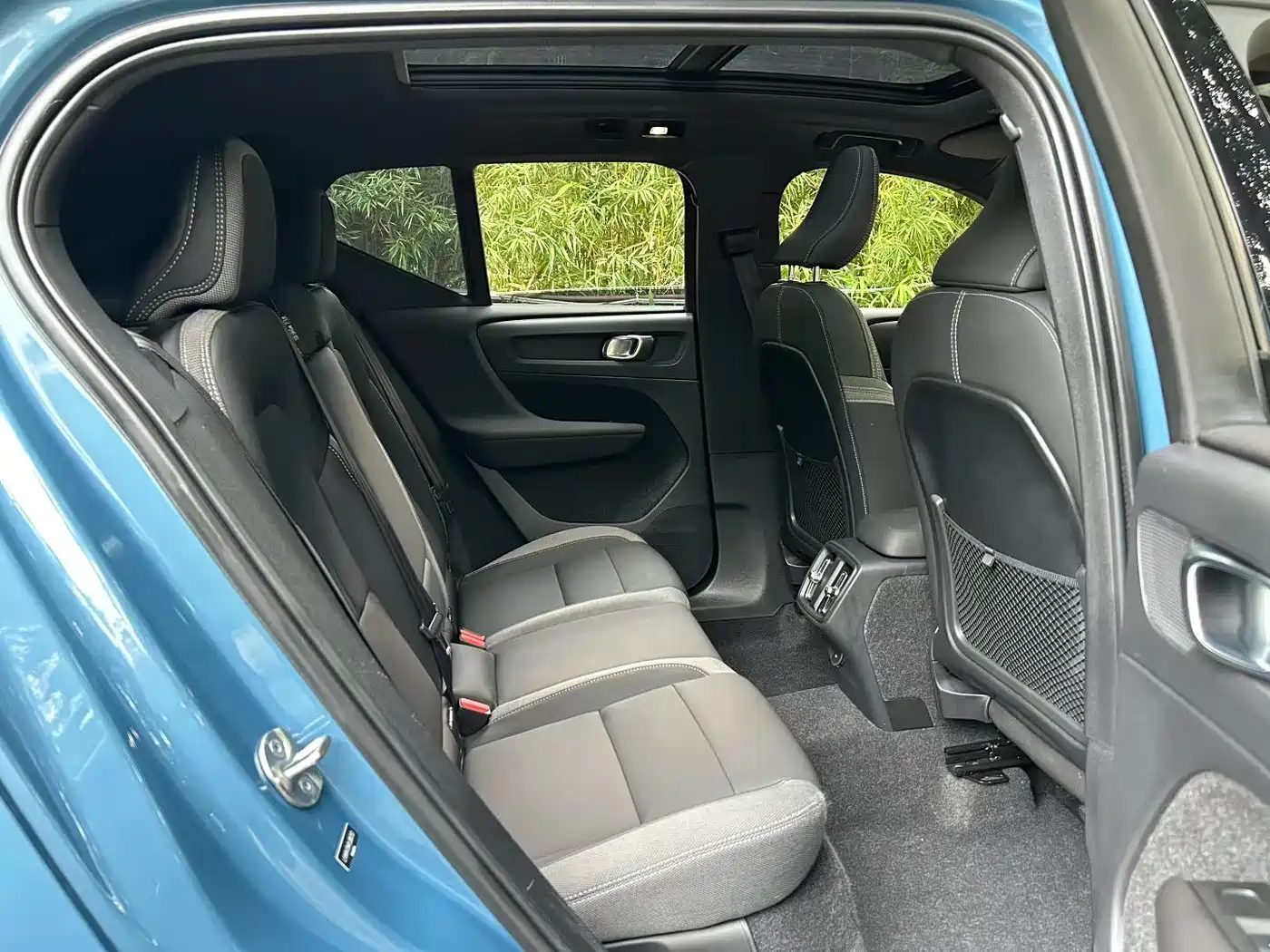 Фото 4 - Volvo XC40