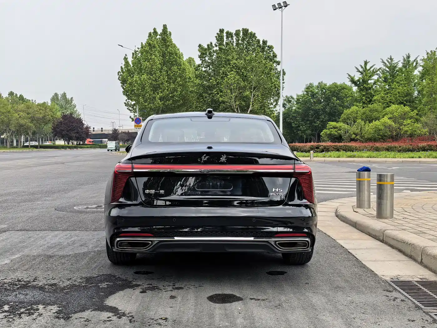 Hongqi H5 2024 1.5T DCT Smart Connect Flag Rhythm Edition фото 5
