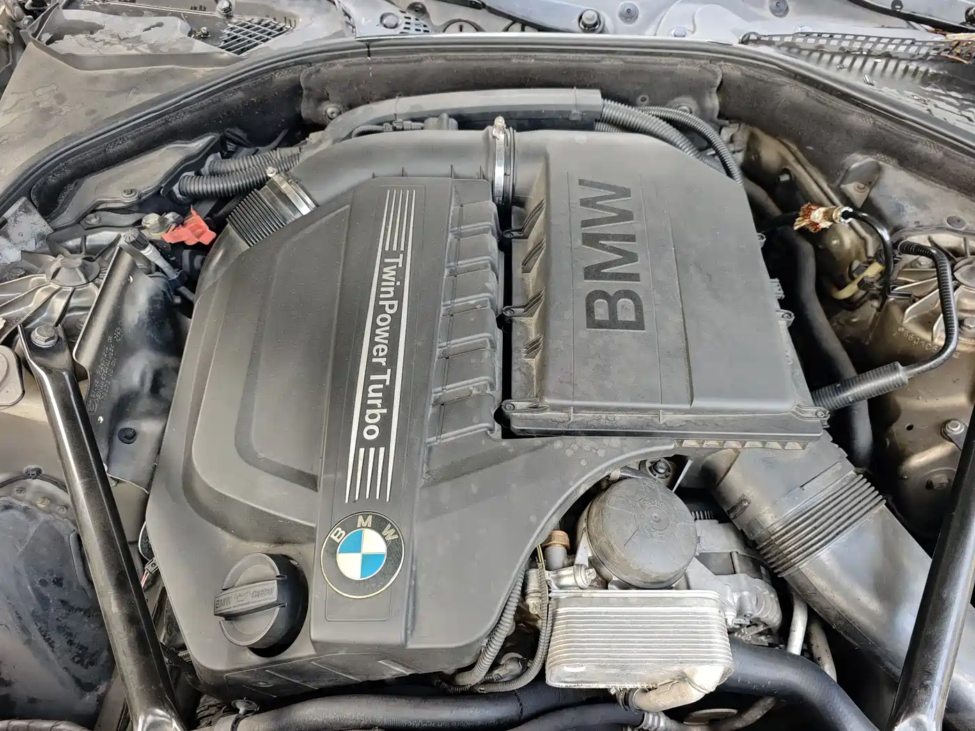 BMW 5 Series 2011 535Li Leading фото 18