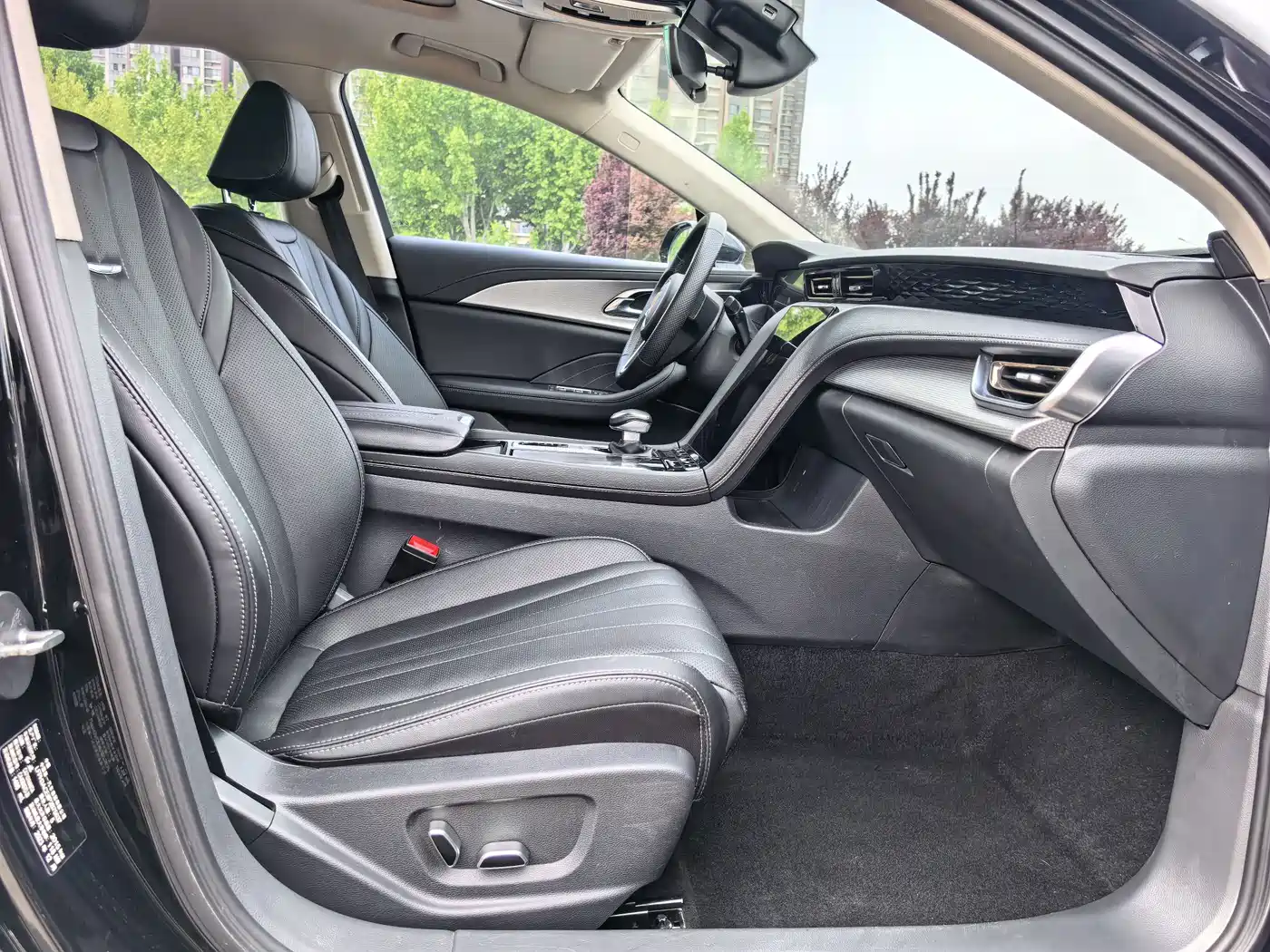 Hongqi H5 2024 1.5T DCT Smart Connect Flag Rhythm Edition фото 18