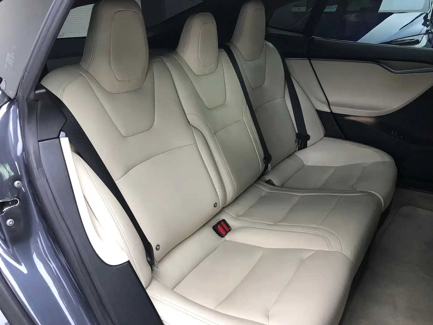 Tesla Model S 2020 2019 Long Range Version