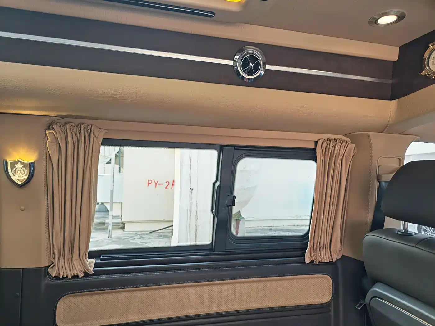 Volkswagen Caravelle 2019 2.0TSI 4WD Luxury 7-seater фото 24