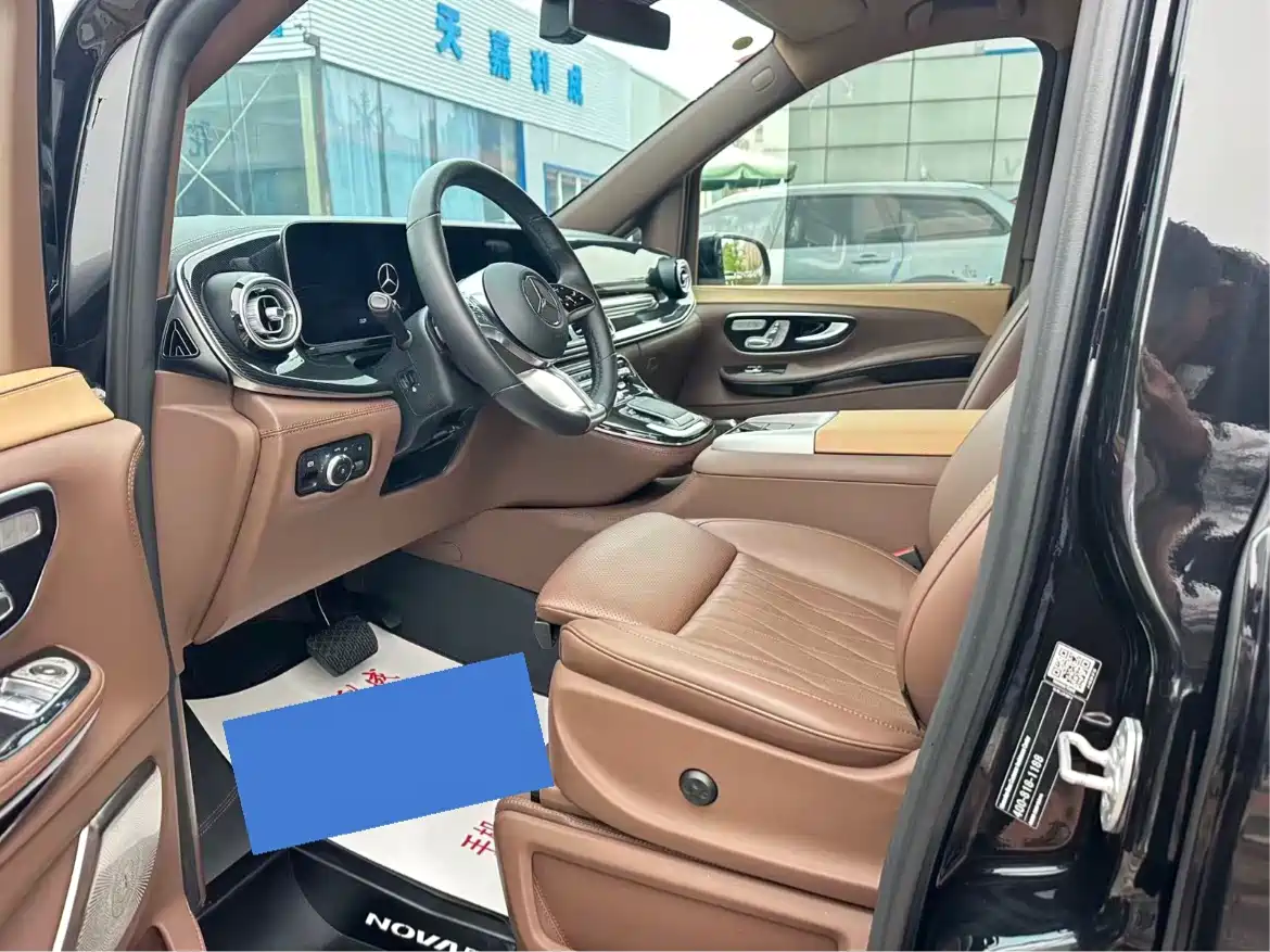 Mercedes-Benz V-Class 2024 V 300 L Long Wheelbase Luxury Edition фото 4
