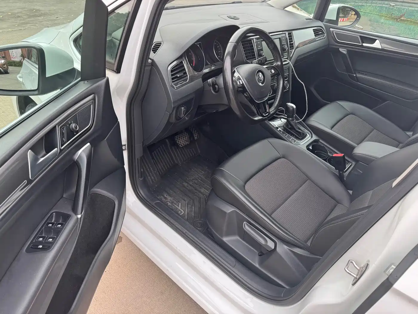 VOLKSWAGEN GOLF*JIAYU