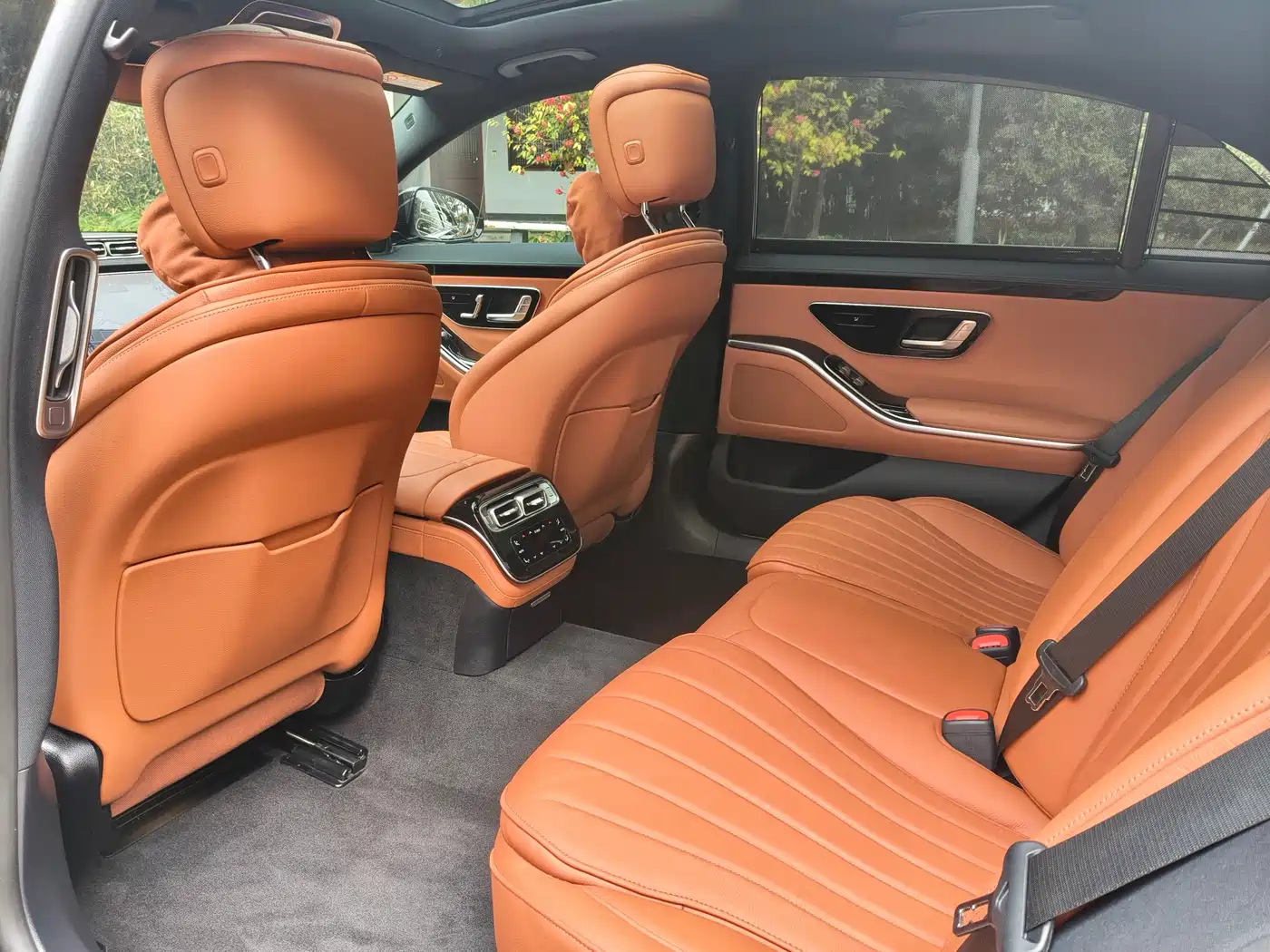Mercedes-Benz S-Class 2023 Model S 400 L Business Edition фото 13