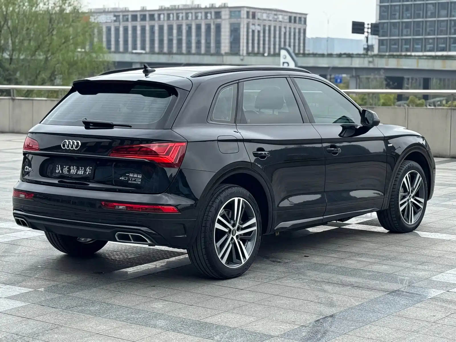 Фото 5 - Audi Q5L