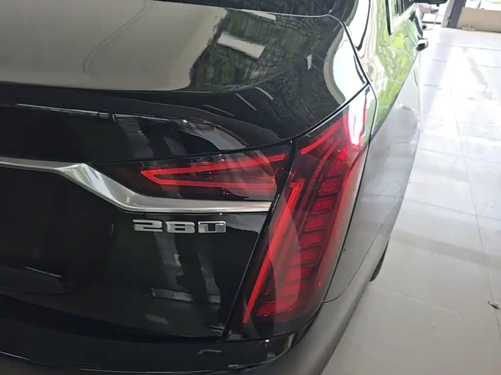 Фото 8 - Cadillac CT6