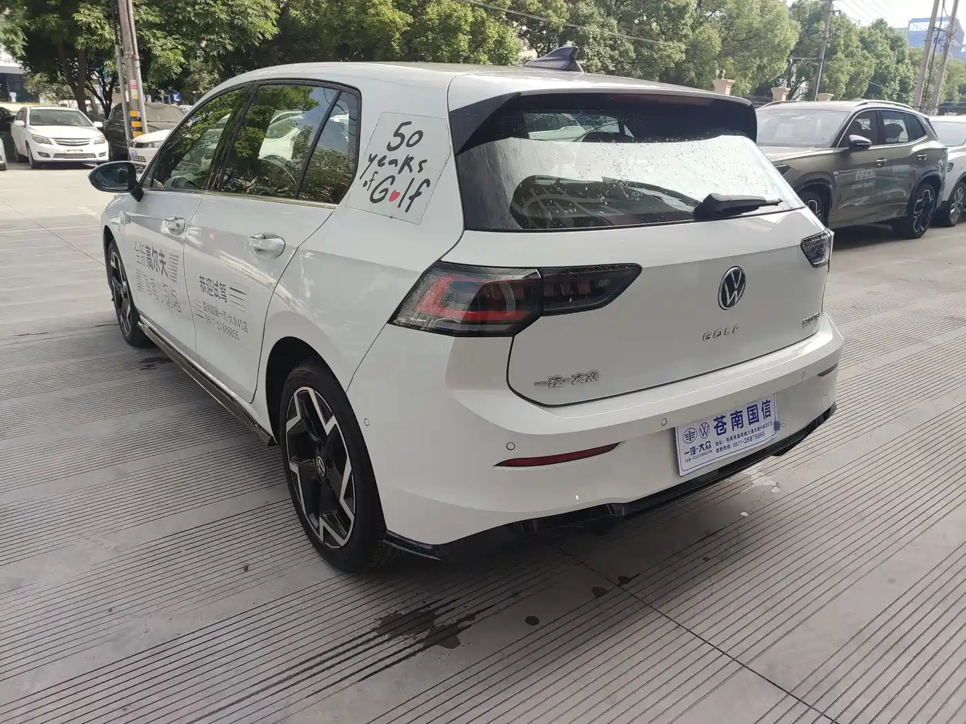 Volkswagen Golf 2025 Facelift 300TSI R-Line фото 8