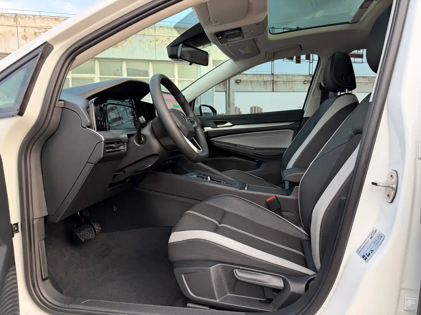 Volkswagen Golf 2025 2025 300TSI Pro