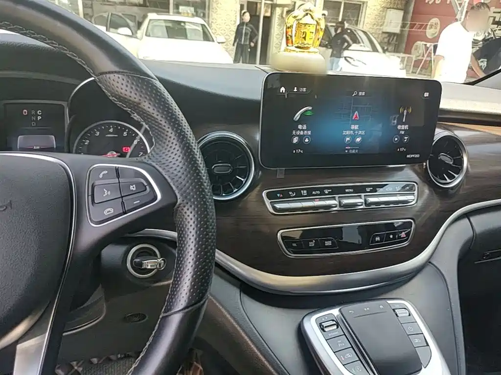 MERCEDES-BENZ V-CLASS