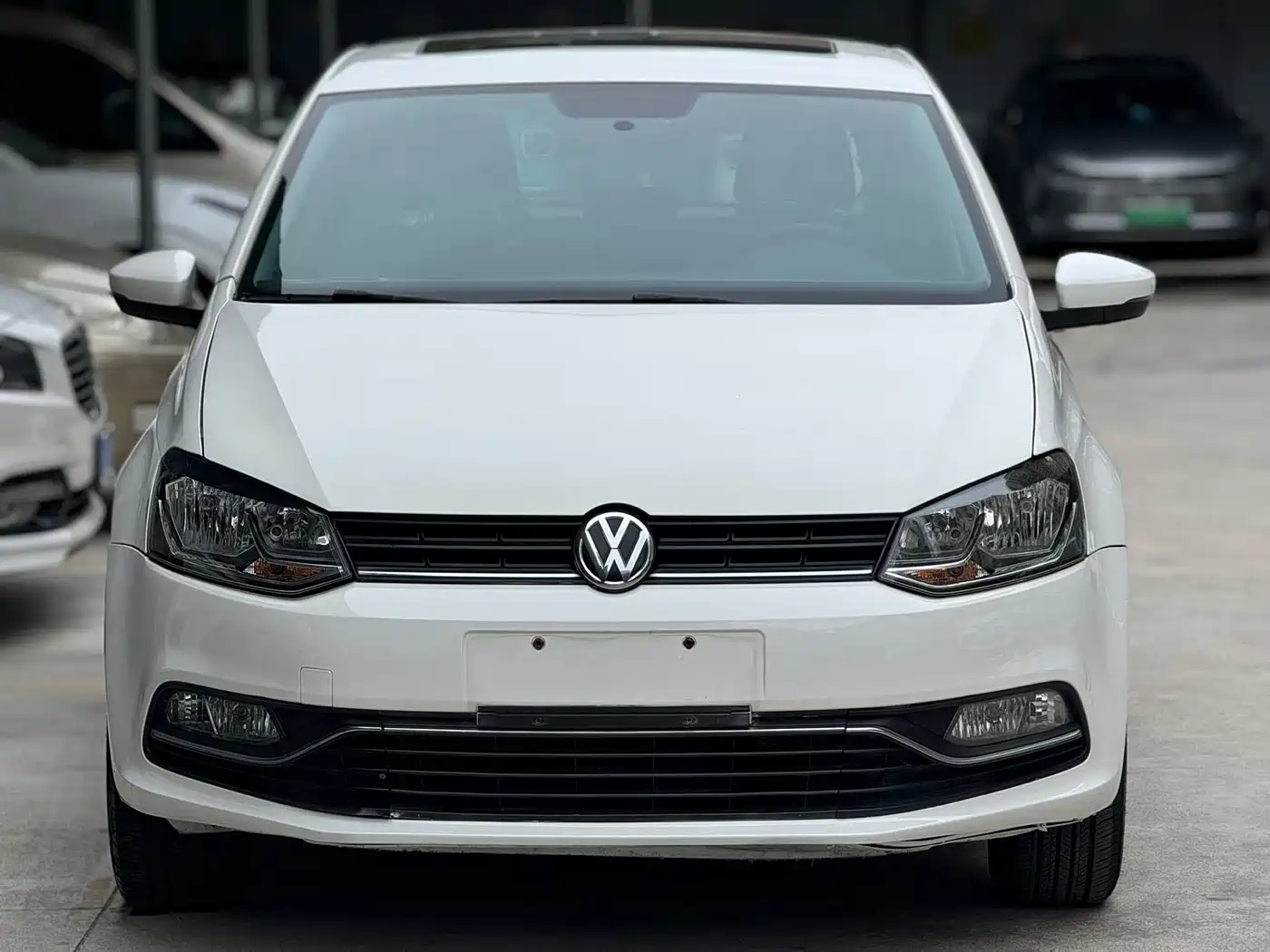 Volkswagen Polo 2016 1.6L Automatic Comfort фото 2